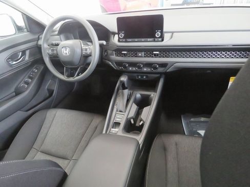 Used 2023 Honda Accord EX image 5