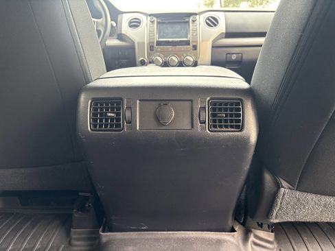 Used 2017 Toyota Tundra SR5 image 21