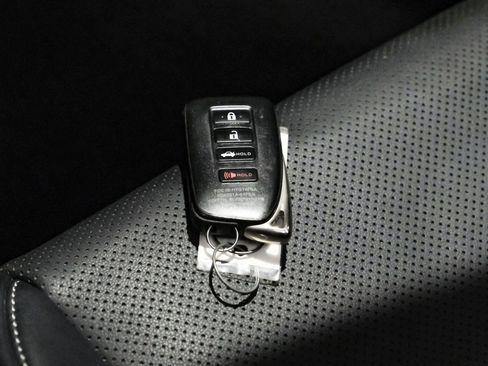 Used 2016 Lexus RC 200t image 48