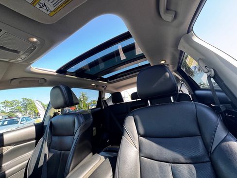 Used 2016 Nissan Murano Platinum w/ Platinum Technology Package FWD image 12