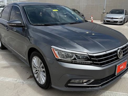 Used 2017 Volkswagen Passat 1.8T SE FWD image 2