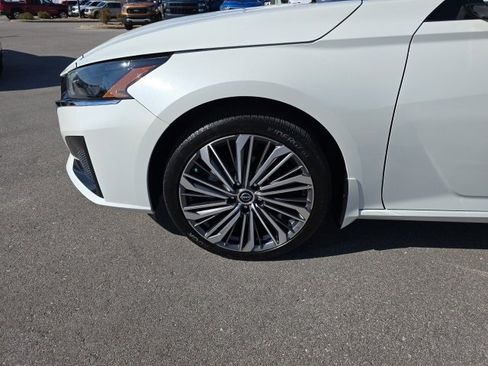 Used 2023 Nissan Altima 2.5 SL image 9