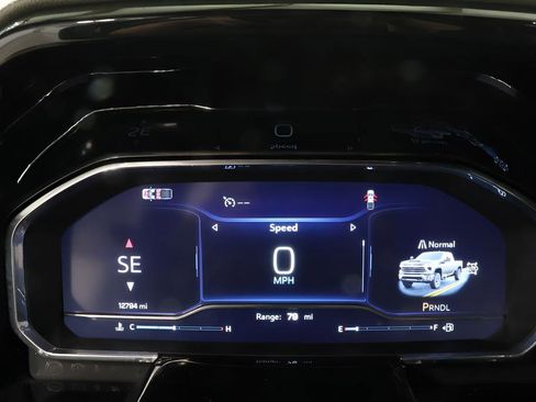 Used 2024 Chevrolet Silverado 2500 ZR2 w/ Technology Package AWD/4WD image 13