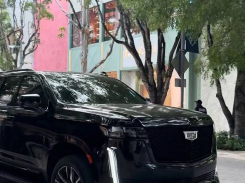 Used 2021 Cadillac Escalade ESV Sport Platinum RWD image 13