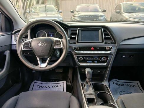 Used 2019 Hyundai Sonata SE w/ Cargo Package FWD image 12