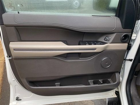 Used 2020 Ford Expedition XLT w/ Equipment Group 202A image 12