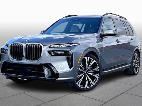 Used 2025 BMW X7 xDrive40i w/ Executive Package image 2