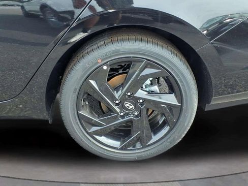 New 2026 Hyundai Elantra SEL Sport Premium FWD image 9