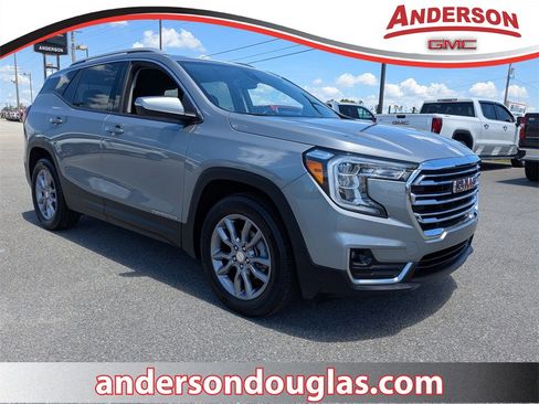 Used 2024 GMC Terrain SLT image 1