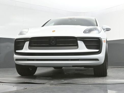 New 2026 Porsche Macan AWD/4WD image 42
