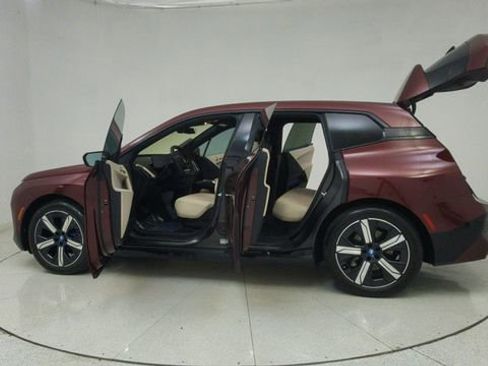 Used 2023 BMW iX xDrive50 w/ Premium Package image 78