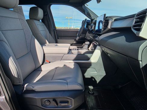 Used 2025 Toyota Tundra Limited image 41