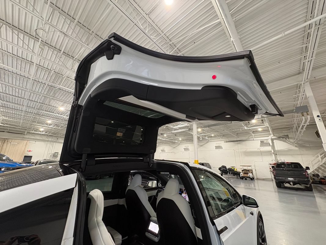 Used 2023 Tesla Model X AWD/4WD image 39