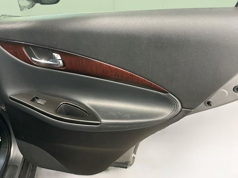 Used 2011 INFINITI EX35 Journey w/ Premium Pkg image 32