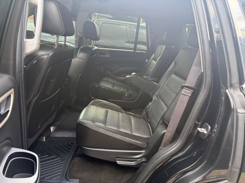 Used 2015 GMC Yukon Denali w/ Premium Package AWD/4WD image 40