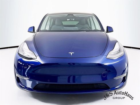 Used 2022 Tesla Model Y Long Range image 2