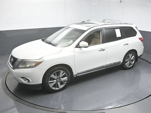 Used 2014 Nissan Pathfinder Platinum w/ Platinum Premium Package AWD/4WD image 45
