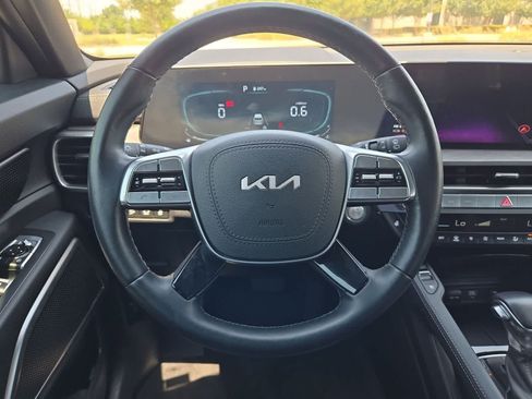 Used 2025 Kia Telluride AWD image 21