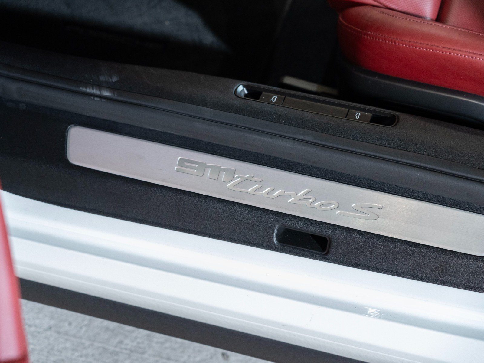 Certified 2022 Porsche 911 Turbo S AWD/4WD image 12
