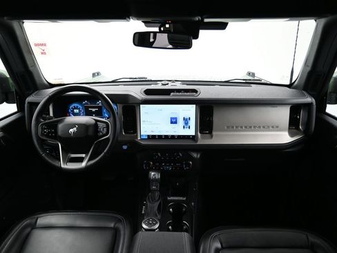 Used 2025 Ford Bronco Outer Banks image 14