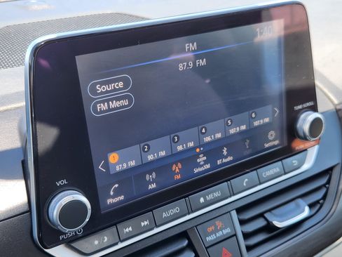 Used 2025 Nissan Altima 2.5 SV FWD image 20