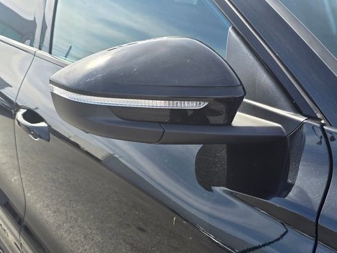 Used 2025 Audi Q6 e-tron Premium Plus w/ Premium Plus image 19