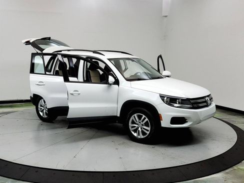 Used 2017 Volkswagen Tiguan S FWD image 10