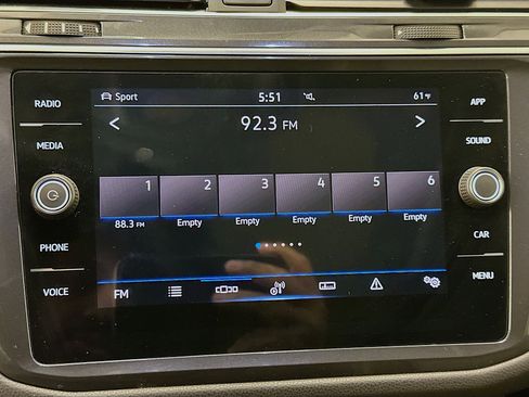 Used 2023 Volkswagen Tiguan SE w/ Panoramic Sunroof Package image 21