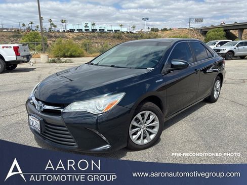 Used 2017 Toyota Camry LE FWD image 1