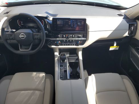 New 2026 Nissan Pathfinder SL image 18