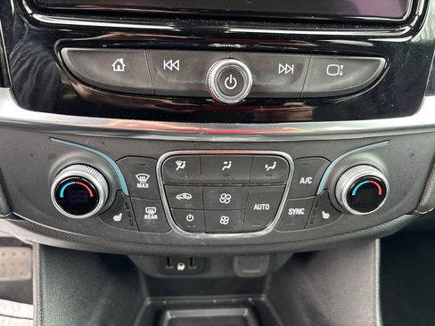 Used 2023 Chevrolet Traverse LT AWD/4WD image 33