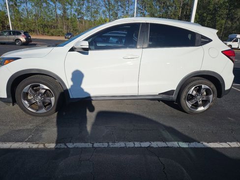 Used 2018 Honda HR-V EX-L image 3