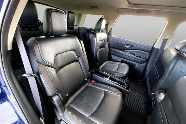 Certified 2023 Nissan Pathfinder SL w/ SL Premium Package FWD image 21