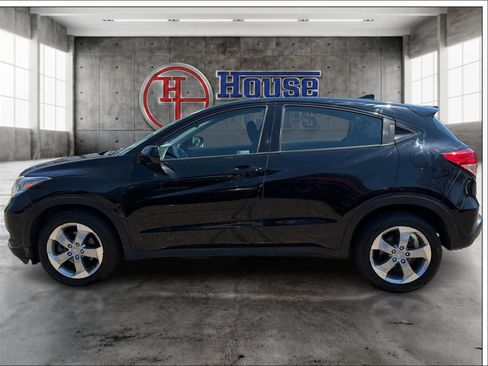 Used 2018 Honda HR-V LX image 8