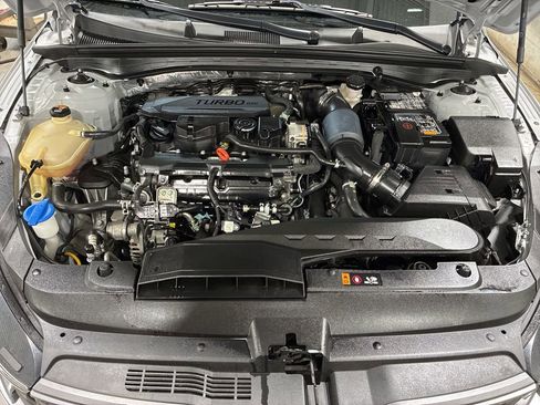 Used 2023 Kia K5 GT-Line image 12