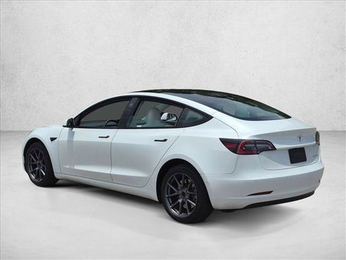 Used 2022 Tesla Model 3 Long Range AWD/4WD image 7