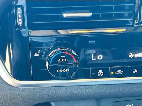 Used 2025 Nissan Rogue Platinum FWD image 20