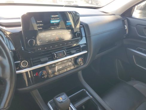 Used 2022 Nissan Pathfinder SL image 17