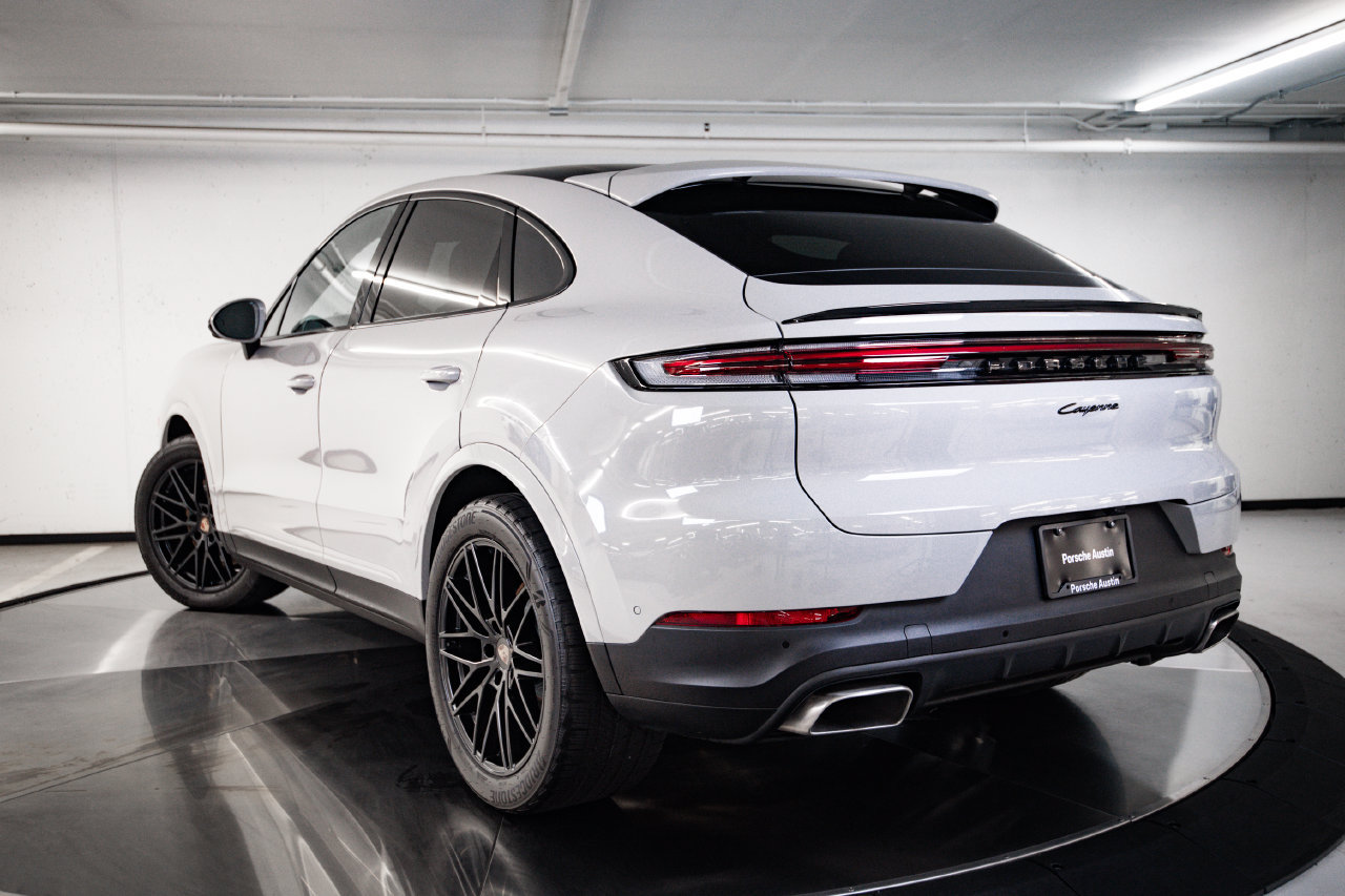 Certified 2026 Porsche Cayenne Coupe AWD/4WD image 3