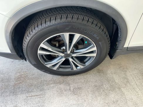 Used 2019 Nissan Rogue SV w/ Premium Package AWD/4WD image 10