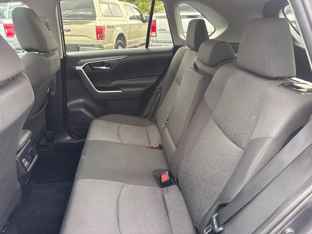 Used 2020 Toyota RAV4 XLE w/ Convenience Package AWD/4WD image 17