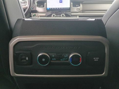 Used 2023 Ford Expedition XLT image 44