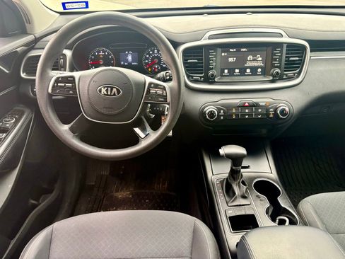 Used 2020 Kia Sorento FWD V6 image 12