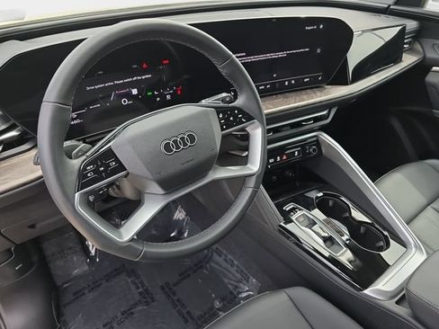 Used 2025 Audi Q5 Premium w/ Convenience Package AWD/4WD image 19