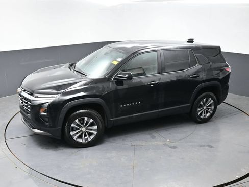 Used 2025 Chevrolet Equinox LT FWD image 17