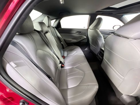 Used 2021 Toyota Avalon XLE w/ Moonroof Package image 26