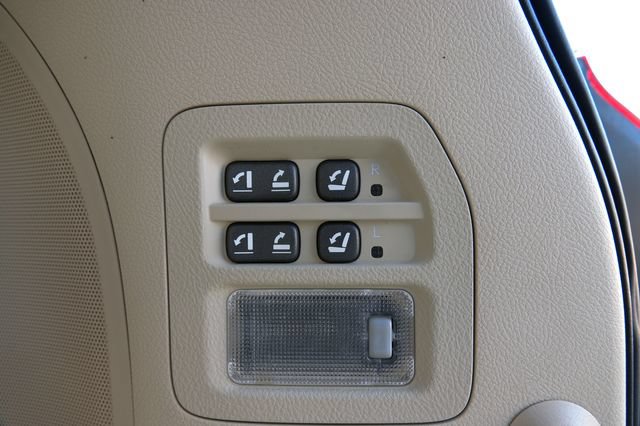 Used 2013 Lexus LX 570 4WD w/ Luxury Pkg w/Pre-crash image 49