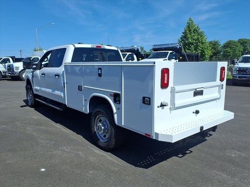 New 2026 Ford F350 XL w/ XL Chrome Package AWD/4WD image 7
