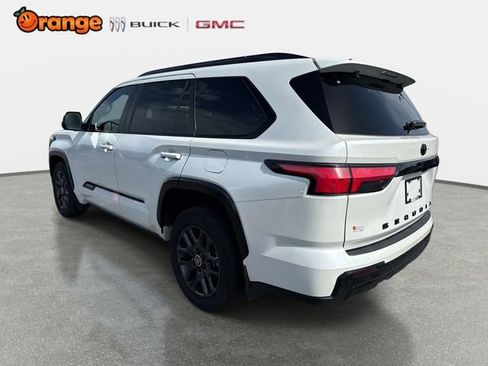Used 2024 Toyota Sequoia Platinum AWD/4WD image 5