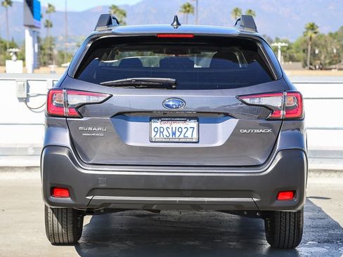 Used 2025 Subaru Outback Premium AWD/4WD image 8
